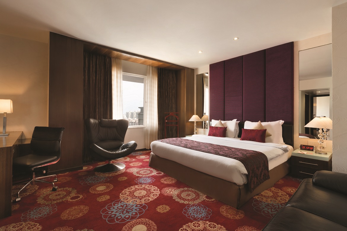EXECUTIVE ROOMS